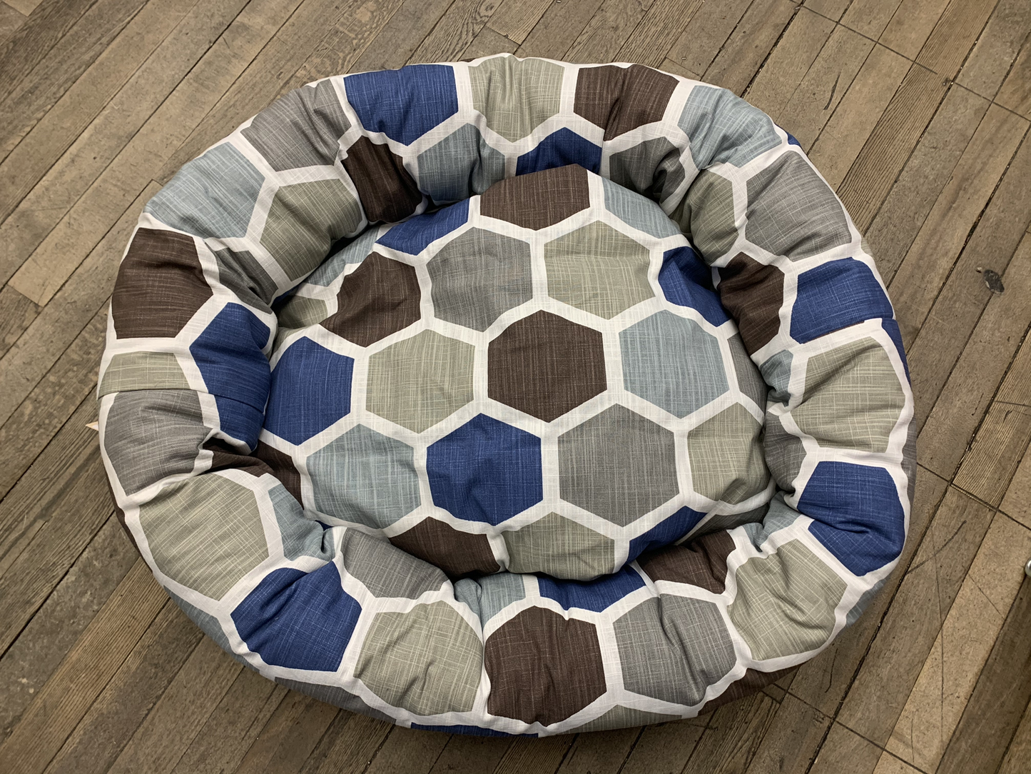 Aviva Designs Orla Luxe Oval Pet Bed