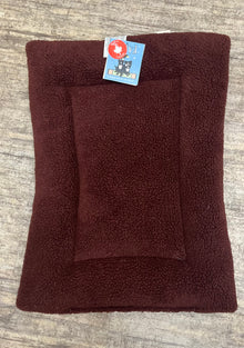 Aviva Designs Burgundy Berber Mat Pet Bed